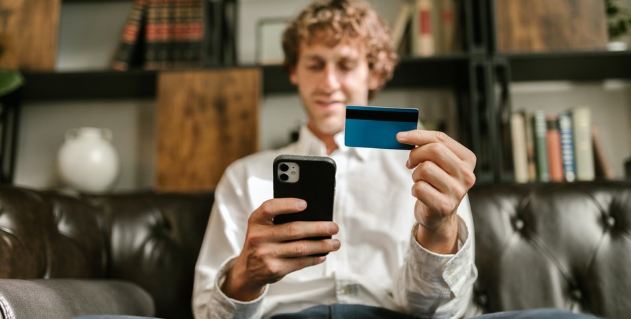 как продлить срок действия карты, как получить банковскую карточку за границей, закончился срок действия карты что делать