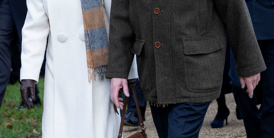 принцеса Анна, Тімоті Лоуренс, шарф, подарунок від короля Чарльза