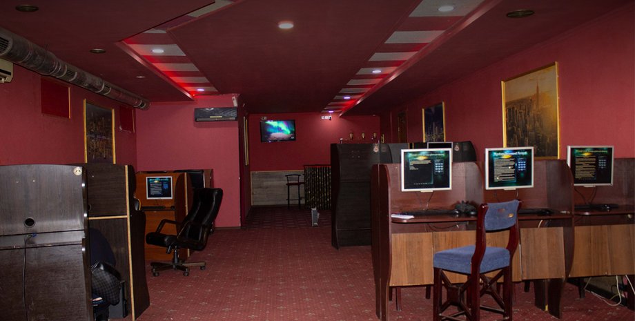 Казино, подпольное игорное заведение, Киев, столица, правоохранители, преступление, побег, Бюро экономической безопасности