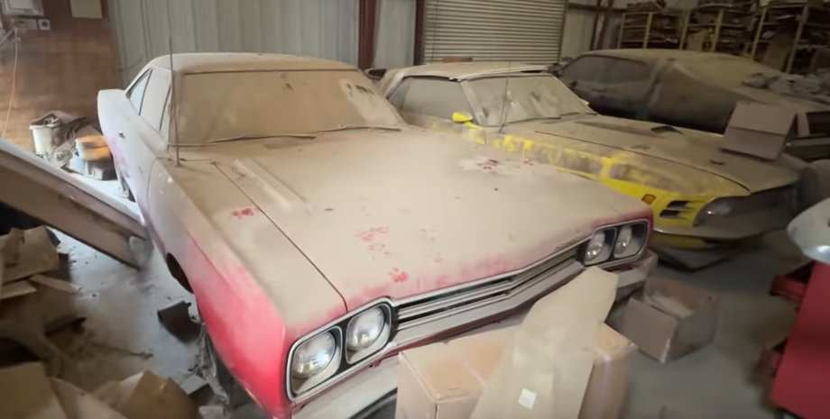 коллекция авто, заброшенные авто, ретро авто, Ford Mustang Boss, Dodge Challenger, Pontiac GTO