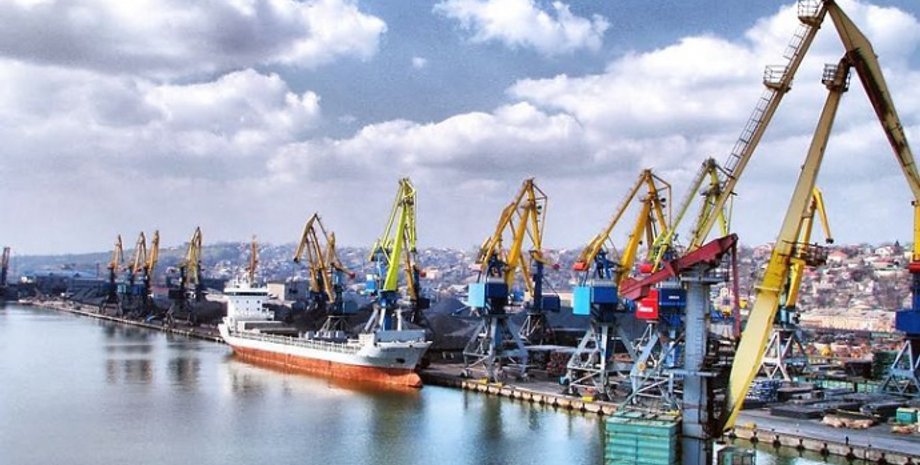 Маріуполь, порт, балкер класу ріка-море, бетонні плити, соняшник, великий вантаж