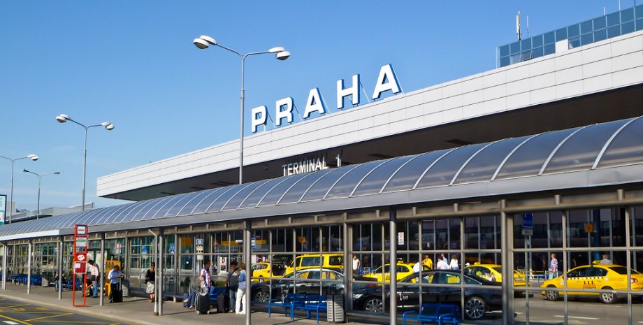 Аеропорт Праги, аеропорт Вацлава Гавела, оголошення в празькому аеропорту