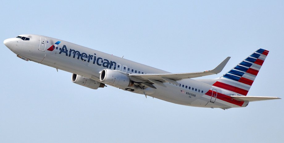 American Airlines, самолет, самолет в небе, авиакомпания, запретили подростку летать, хитрая схема, skiplagging, деньги