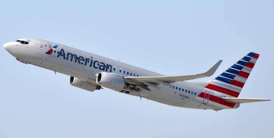American Airlines, самолет, самолет в небе, авиакомпания, запретили подростку летать, хитрая схема, skiplagging, деньги