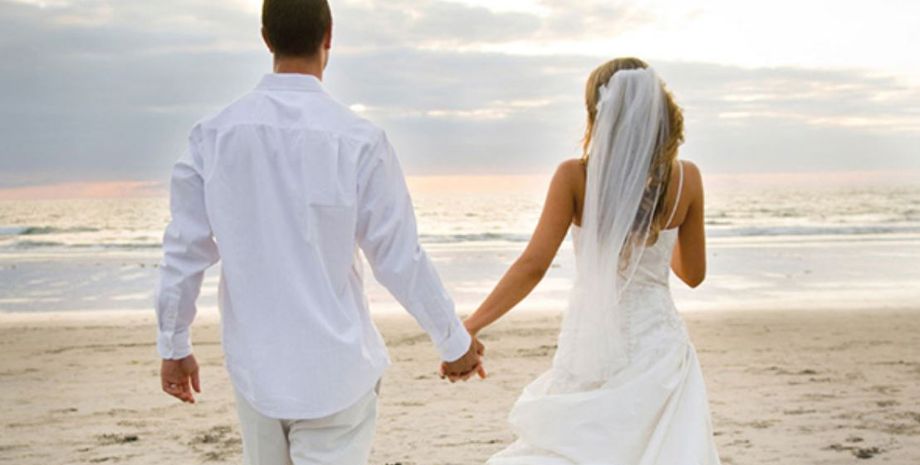 Наречена вийшла до вівтаря без косметики, як відреагували гості та користувачі мережі, чому вона обрала таку позицію