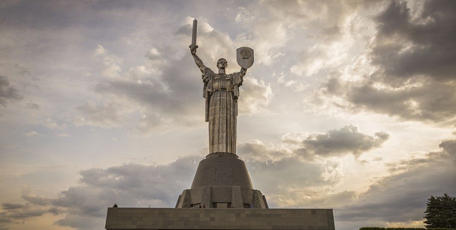 Батьківщина-мати, скульптура, Київ, Україна