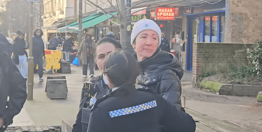 Неймовірний інцидент: жінку покарали арештом і штрафом за звичайне заняття у місті