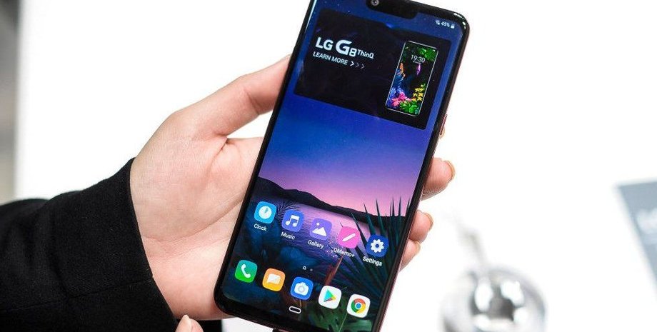 Смартфон в руке