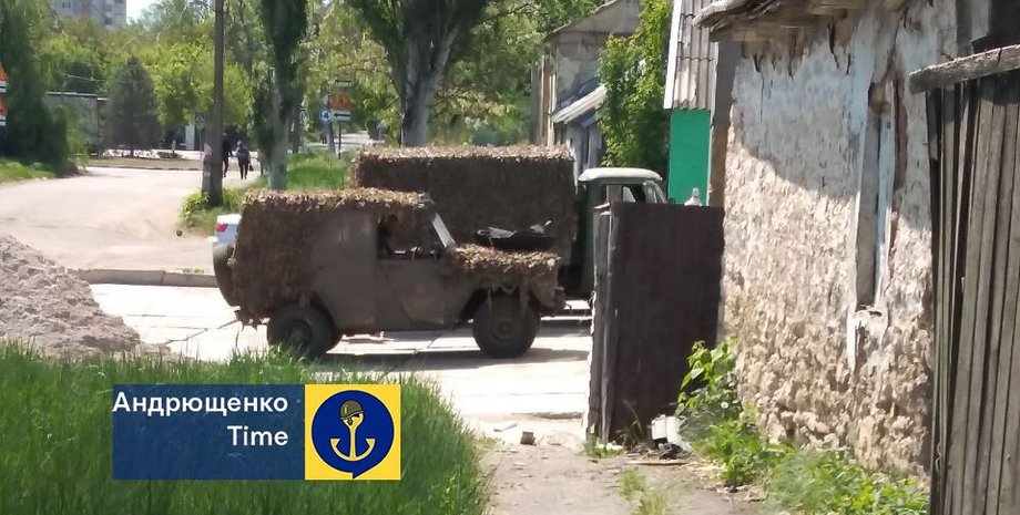 Зображення машин російських військових