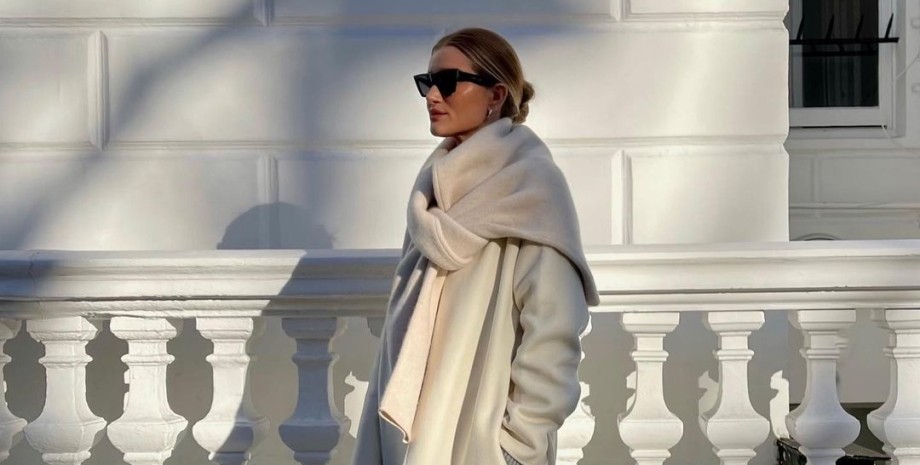 Розі Хантінгтон-Уайтлі, модне пальто, тренд сезону, тренди осені, модне пальто, жіноче пальто, класичне пальто,