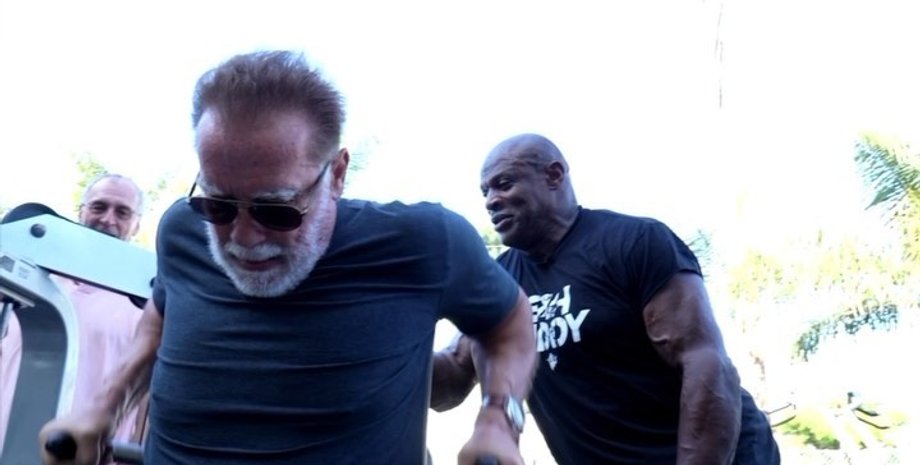 Арнольд Шварценеггер и Ронни Коулман, бодибилдеры, тренировка