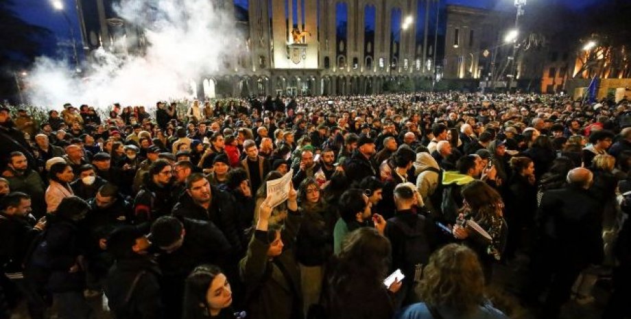 Грузия, Тбилиси, здание парламента, митинг, протест, акция, протестующие, штурм, закон об иноагентах