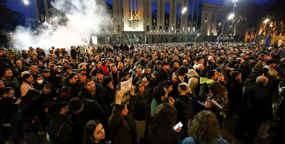 Грузия, Тбилиси, здание парламента, митинг, протест, акция, протестующие, штурм, закон об иноагентах