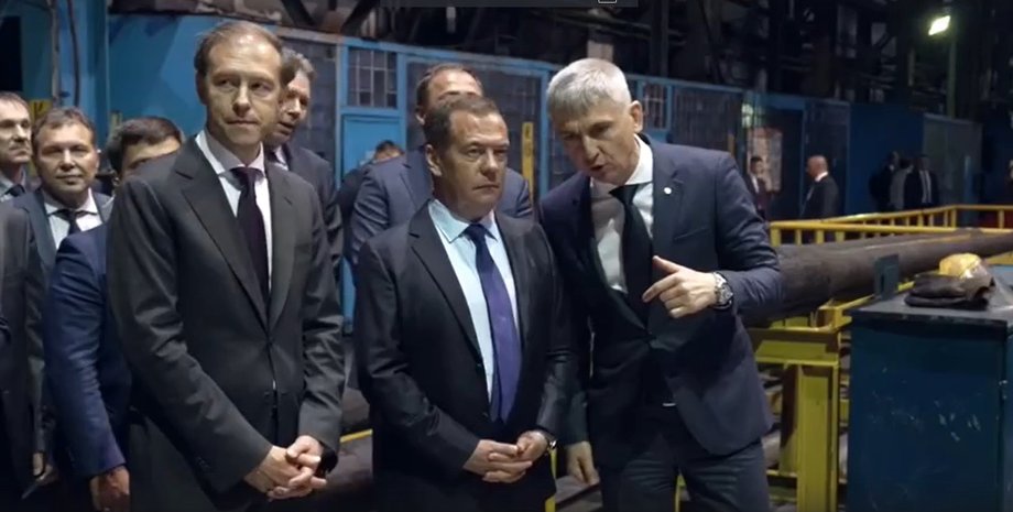 медведев на заводе
