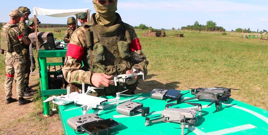 российский инструктор операторов БПЛА