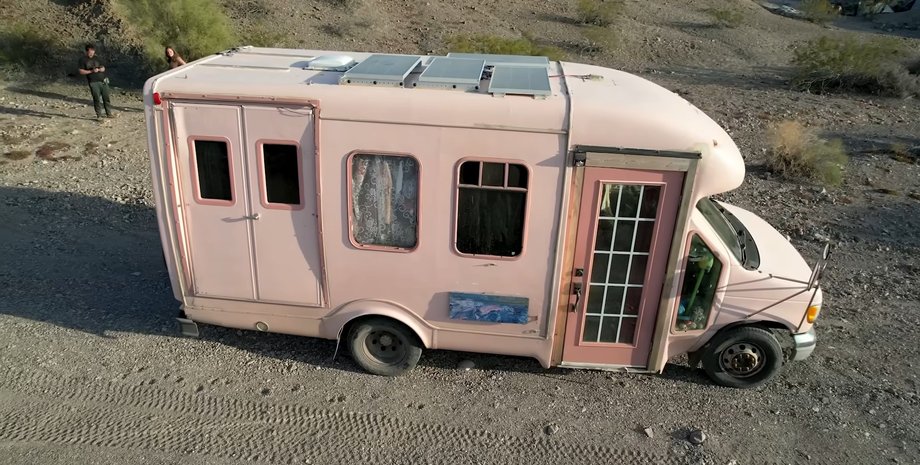 Автобус, Авто, Автомобили, Автодом, Дом на колесах, Интерьер, Художница, Женщина, Путешествия, США, Видео