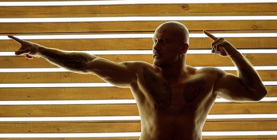 Боксера Вячеслава Узелкова госпитализировали в больницу