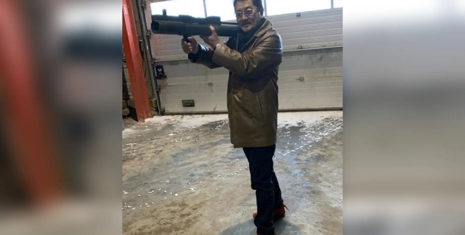 Такеши Эбисава, якудза, мафия, оружие