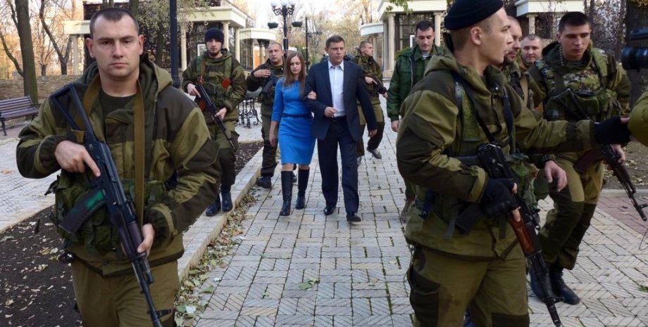 Главарь "ДНР" Александр Захарченко с женой в Донецке 2 ноября / Фото: "Новости Донбасса"