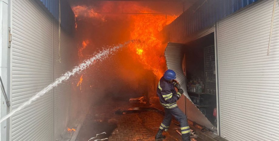 обстрел центрального рынка в Славянске, эвакуация жителей Донецкой области, ракетные обстрелы Донбасса