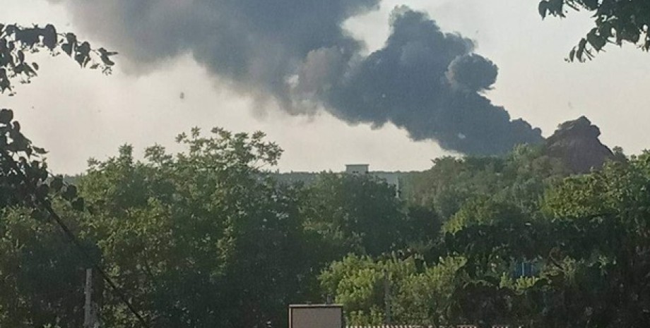 Пожежа на нафтобазі у Донецьку