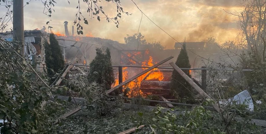 взрывы, прилеты, дым, пожар, место взрыва, столб дыма, происшествие