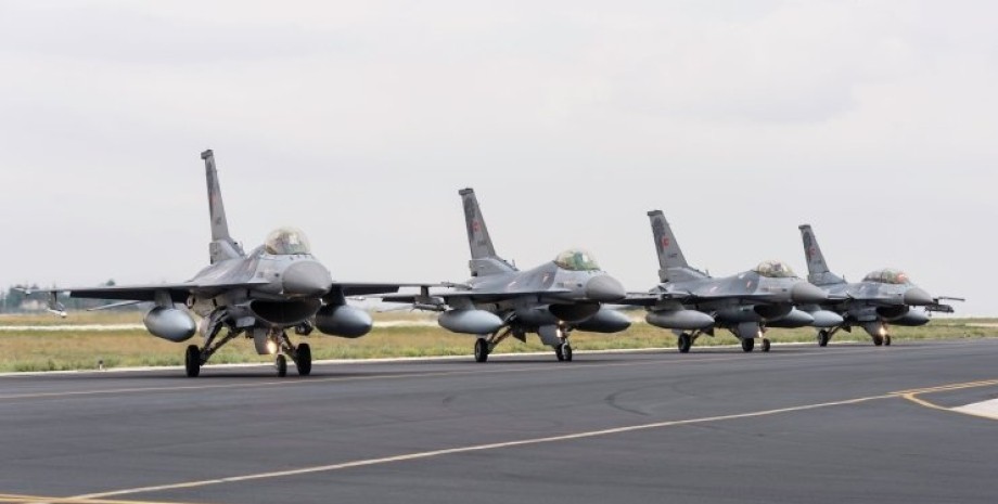 Передача Украине истребителей F-16