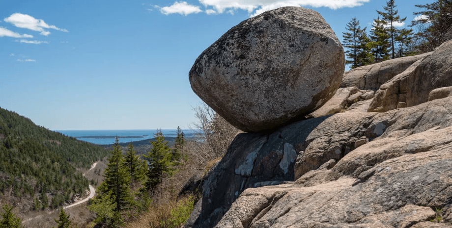 На Алясці 317 кілограмовий валун притиснув чоловіка обличчям донизу до холодного струмка