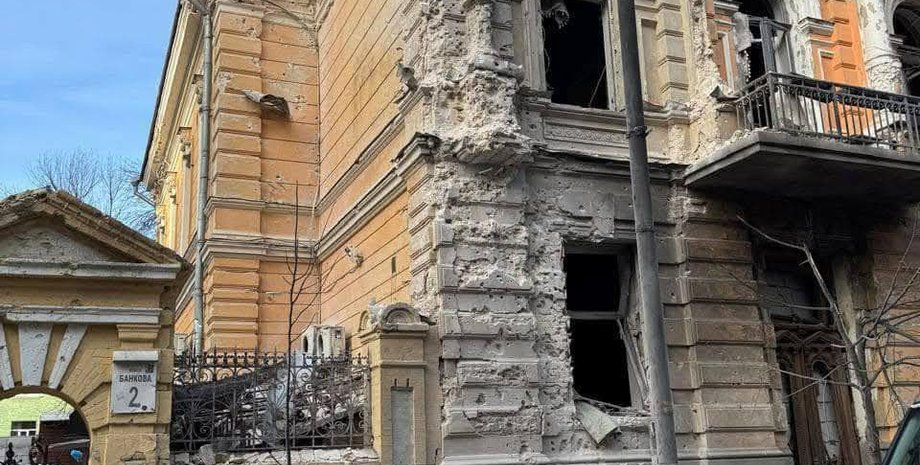 Дом писателей Киев, атака дронов 1 января, Оксана Забужко о Союзе писателей, реставрация исторических зданий Киев,