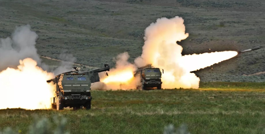 Oles Malyarevich militar declaró que el enemigo trabaja artillería, misiles de r...