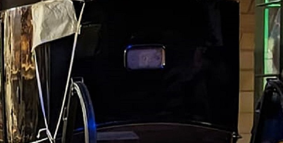 Обличчя примари, примарне обличчя, карета, старовинна карета, музей, вікторіанська вулиця, привид, привид,