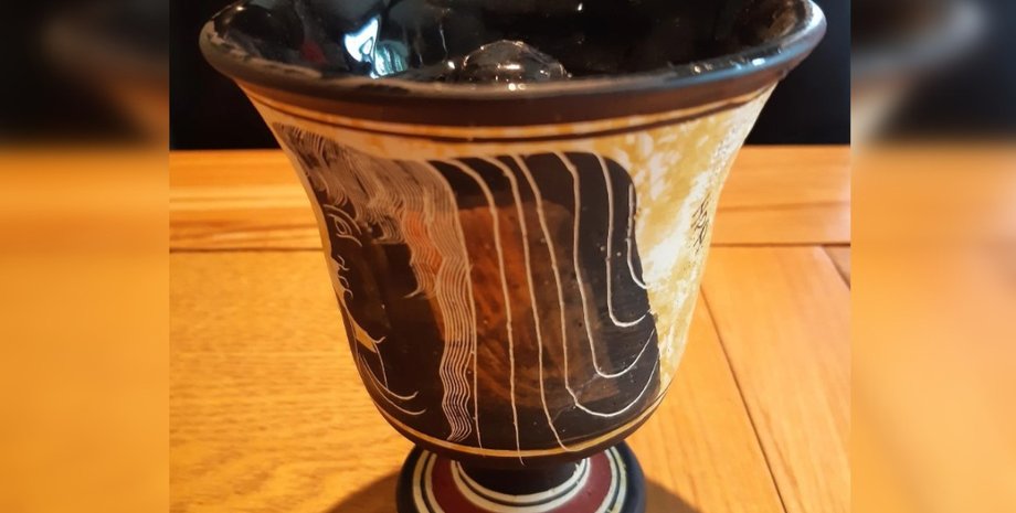 Піфагорійська чаша, чаша Піфагора, кубок жадібності