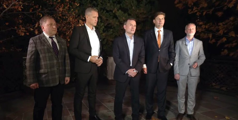 Ультраправые депутаты AfD приехали поддержать Виктора Медведчука