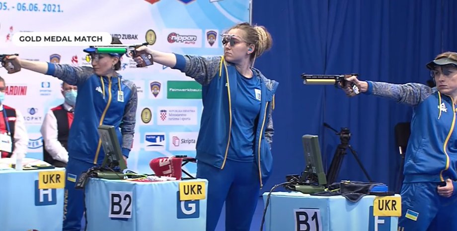 Олена Костевич, Поліна Колесникова, Юлія Коростильова