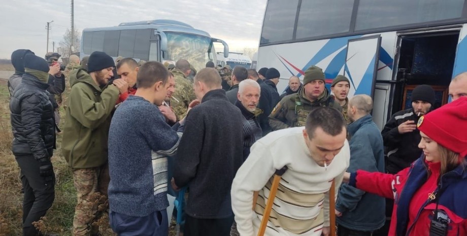 Украинцам, вернувшимся из плена, назначили выплаты