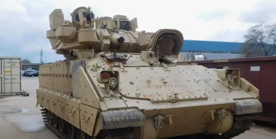 Bradley с Iron Fist