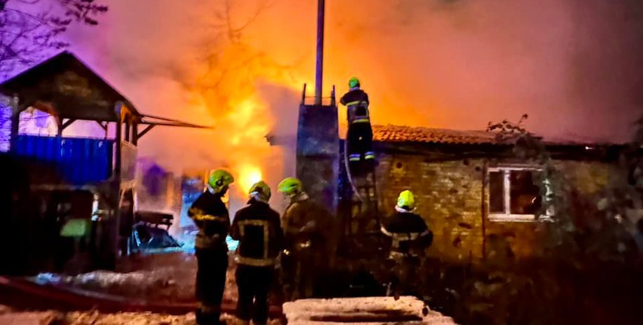 Пожежа у Києві, Київ обстріл, ЗС РФ нічна атака Київ, ЗС РФ балістика Київ, КМВА про обстріл