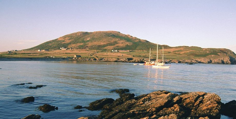На острові Бардсі з'явились три вакансії мрії
