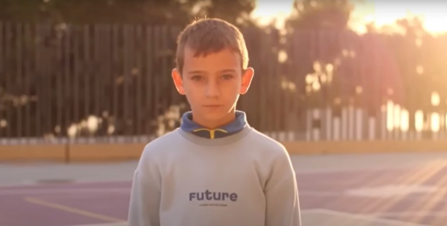 Богдан з Бахмута Богдан з Бахмута, хлопчик з Бахмута, дитина з Бахмута, Бахмут бої, Бахмут смерть людей, Бахмут смерть батьків