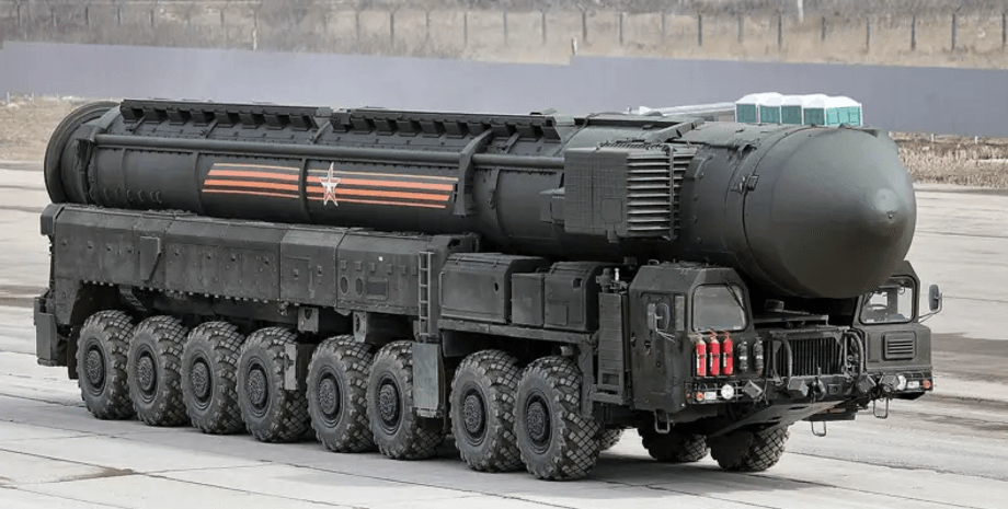 Російська балістична ракета Орєшнік