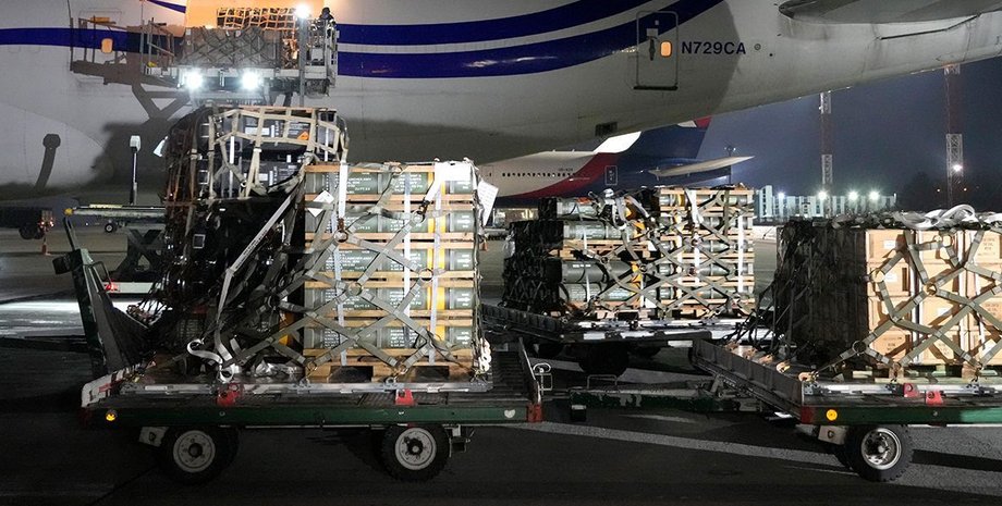 военная помощь, украина военная помощь, военные товары