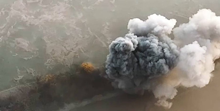 Российский танк, взрыв, военная техника