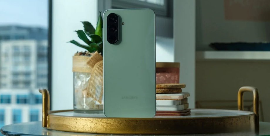 Смартфон Samsung Galaxy A56