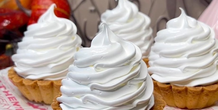 корзинки, корзинки з кремом, меренга, заварний крем