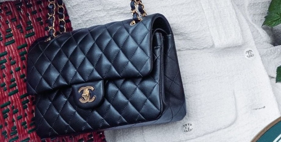 сумочка Chanel, россиянам не продать вещи Chanel, договор от Chanel для россиян, санкции против россии