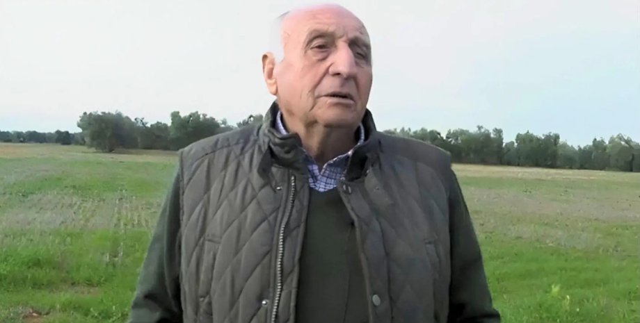 Испанский фермер Хосе Портильо на поле