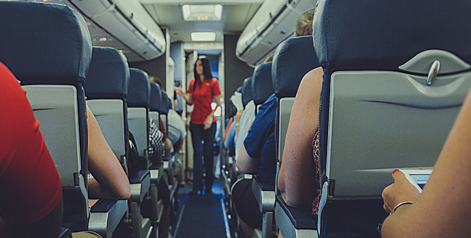 Пассажир, самолет, аэропорт, бортпроводница, стюардесса, полет, признаки проблем на борту, кислородные маски, кабина пилотов