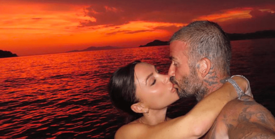 Виктория и Дэвид Бекхэмы, отдых в Хорватии, дети Бекхэмов, Виктория и Дэвид Бекхэмы поцеловались