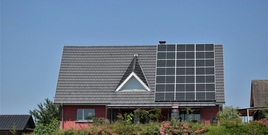 сонячні панелі, сонячні батареї, фотоелементи, будинок