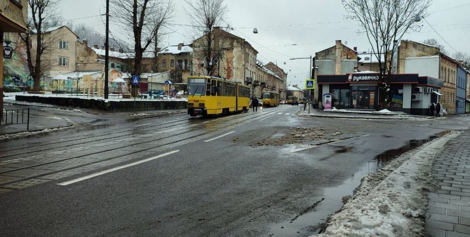 Відключення світла у Львові торкнулися лікарень і громадського транспорту Відключення світла у Львові